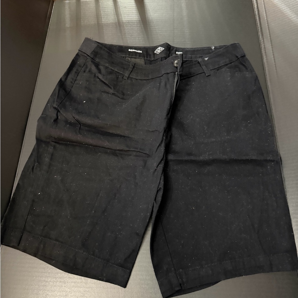 St. John's Bay Black Women's Shorts Bermudas